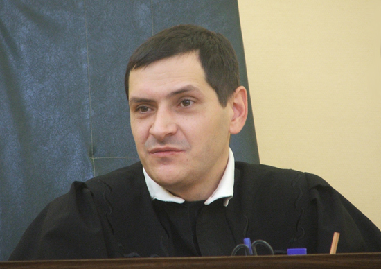 Берёзовский суд не опроверг данные о том, что кандидат Писцов болен шизофренией (есть фото)