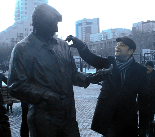 В Екатеринбурге установили памятник Гене Букину (есть фото)