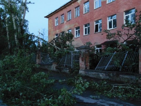 Уральские города пострадали от грозы и урагана