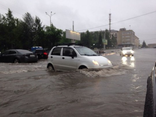 Уральские города пострадали от грозы и урагана