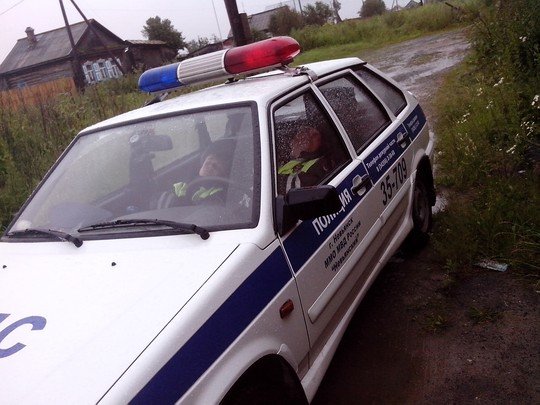 Возле взбунтовавшейся колонии в Невьянске нашли спящих полицейских