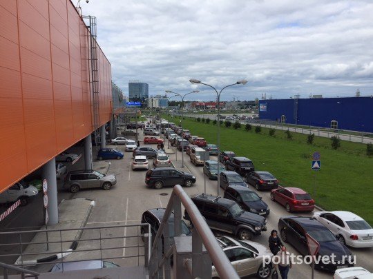 В Екатеринбурге эвакуируют ТЦ «Mега»