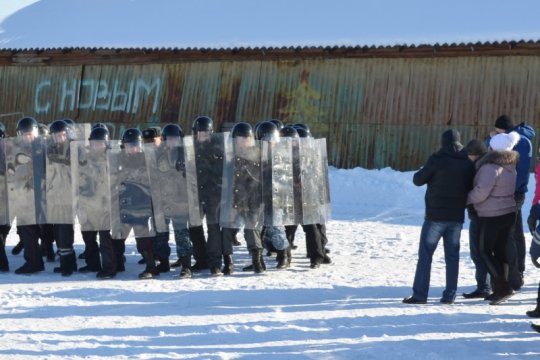 В протестующей Свердловской области полицию учат усмирять толпу