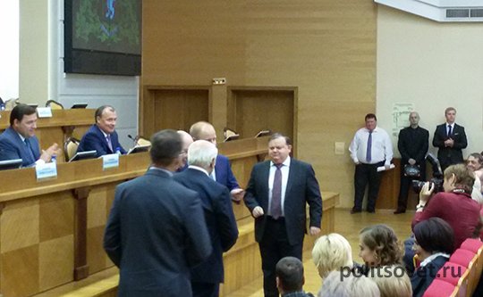 Свердловским депутатам раздали мандаты