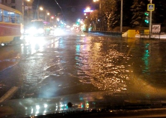 Из-за аварии в Екатеринбурге опять перекопают Московскую