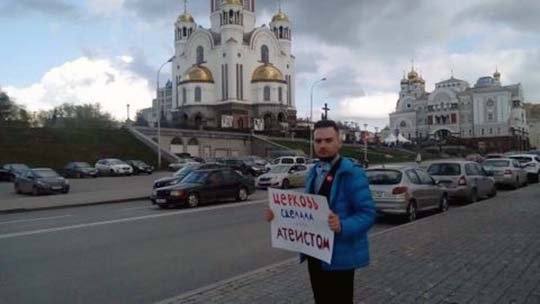 Возле Храма-на-крови прошли пикеты в поддержку Соколовского