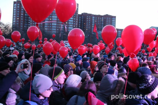 «Это наш город»: в Екатеринбурге прошел митинг против отмены выборов мэра