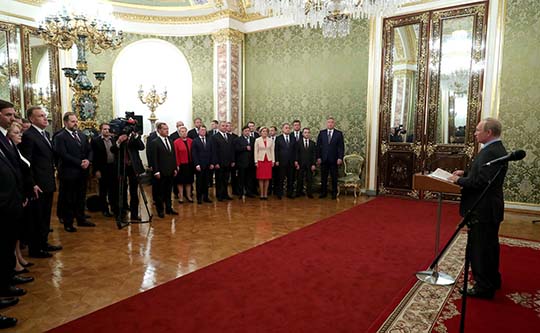Путин созвал министров в ночь перед отставкой правительства