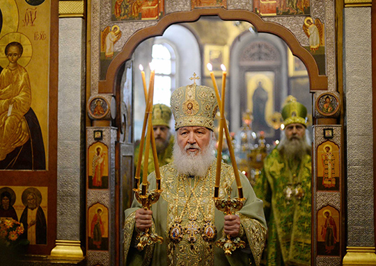 Патриарх Кирилл призвал богатых ограничивать себя и строить храмы