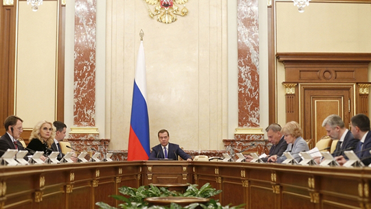 Больше половины россиян требует отставки правительства