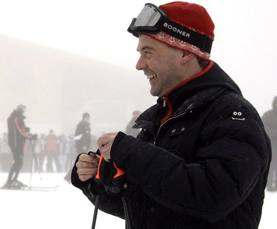 Медведев поручил признать скандинавскую ходьбу официальным видом спорта
