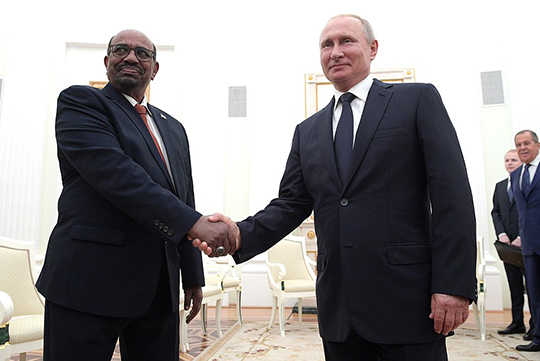 В Судане свергли диктатора, которого поддержал Путин