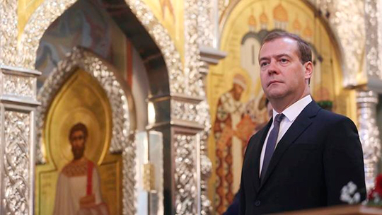 Медведев запретил религиозные проповеди в жилых помещениях