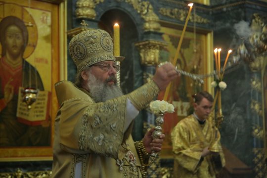 Митрополит Кирилл потребовал письменного покаяния от прихожан экс-схиигумена Сергия