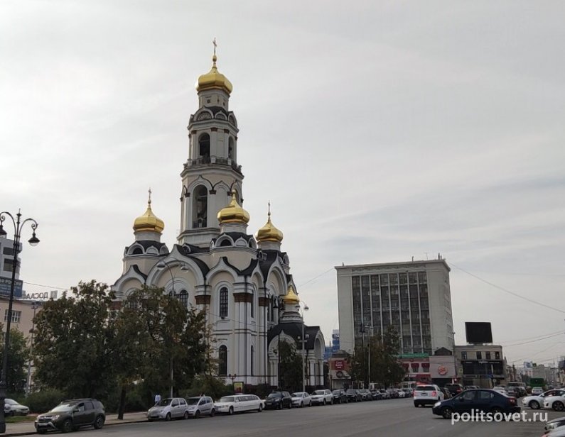 Большинство россиян не видит недостатка православных храмов
