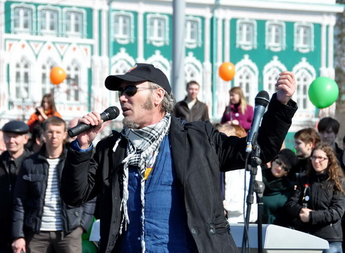  Владимир Бегунов (группа «ЧАЙФ») стал одним из самых ярких ораторов на митинге в защиту исторического центра Екатеринбурга