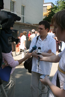 Пресс-конференция Николая Коляды, 44 человека оказались на улице