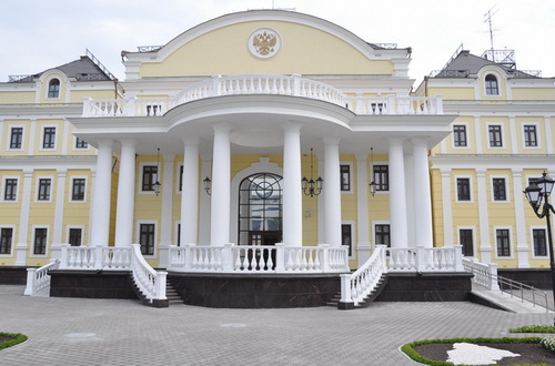 В Екатеринбурге прошло первое мероприятие в роскошном дворце уральского полпреда Президента (есть фото)