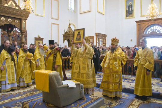 Православные развернули дискуссию о поклонении креслу