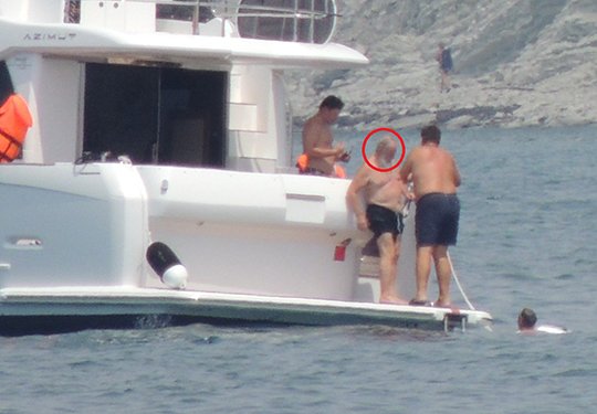 В Интернете появились фото патриарха Кирилла, отдыхающего на элитной яхте
