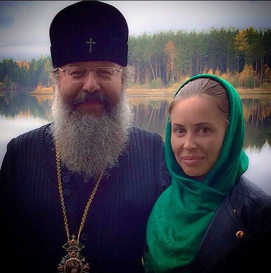Подруга митрополита Кирилла вошла в десятку сексуальных женщин России