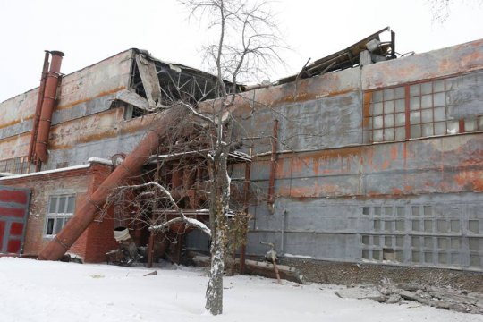 Крыша оборонного завода в Екатеринбурге рухнула из-за снега