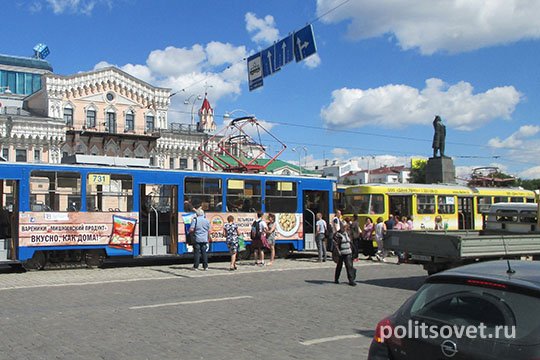 ГИБДД предлагает перенести остановки на площади 1905 года в Екатеринбурге