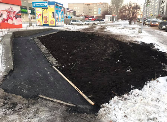 «Снег-то видим?»: в Екатеринбурге продолжается ремонт дорог