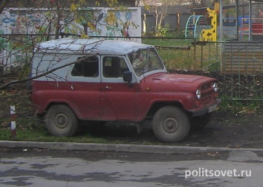 В Свердловской области вновь вводят штрафы за парковку на газонах