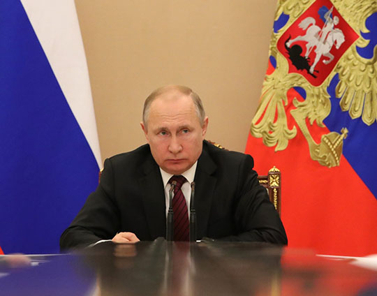 Bloomberg: Элиты уговаривают Путина оставаться президентом «как можно дольше»