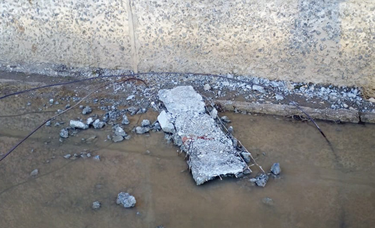 В Среднеуральске на подростка упал кусок бетонной плиты