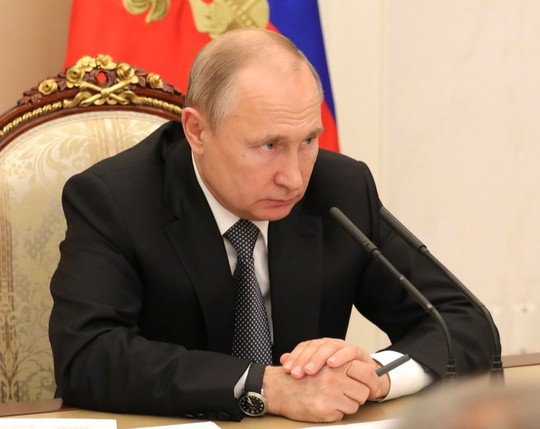Путин отказался говорить о своем уходе из политики