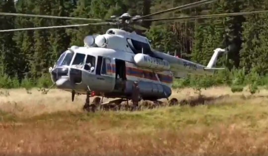 Вертолет, тушивший пожар в «Денежкином Камне», отозвали для перевозки министра МЧС