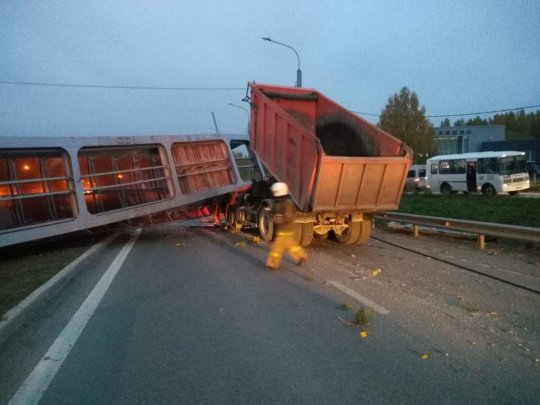 В обрушении моста в Екатеринбурге обвинили погибшего водителя