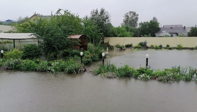 Под Нижним Тагилом из-за дождей затопило село