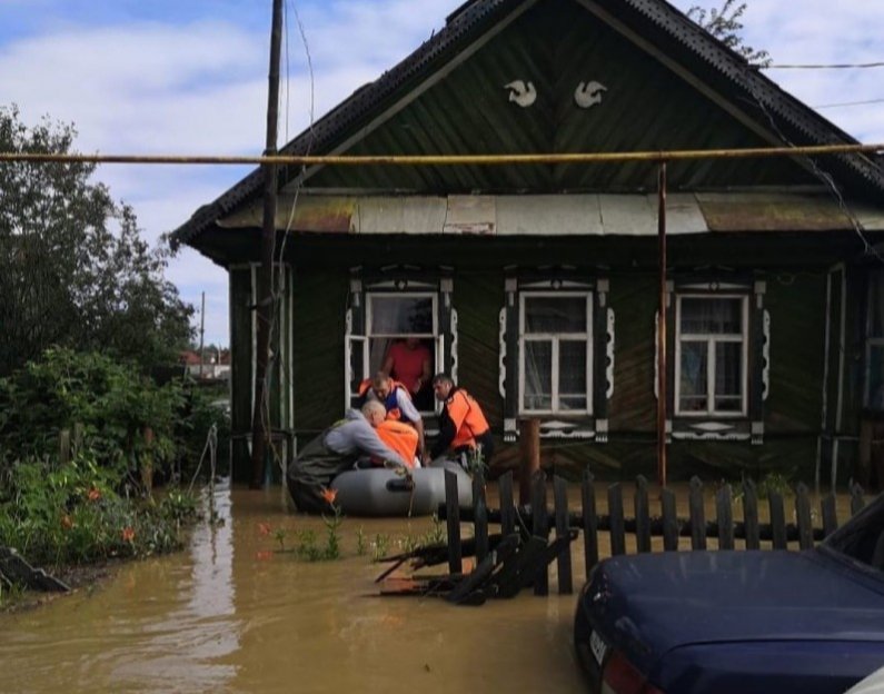 МЧС: В Свердловской области подтоплено 55 домов и одна дорога
