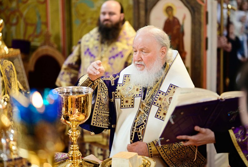 Патриарх Кирилл посоветовал россиянам, потерявшим работу, молиться