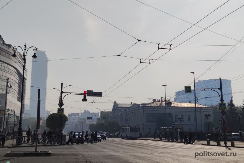 Екатеринбург снова накрыло смогом от пожаров