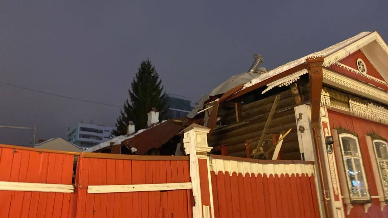 Прокуратура начала проверку из-за попытки снести старинный дом в центре Екатеринбурга