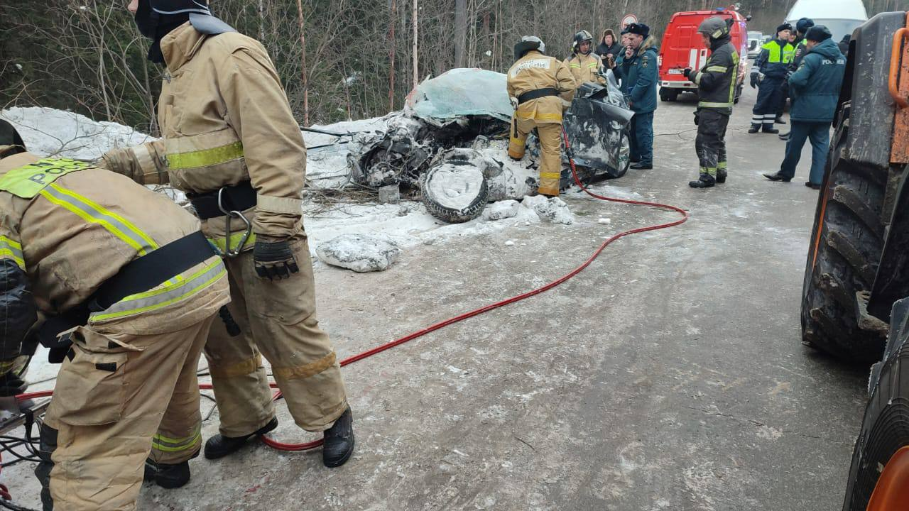 В Свердловской области попал в аварию автобус с детской хоккейной командой