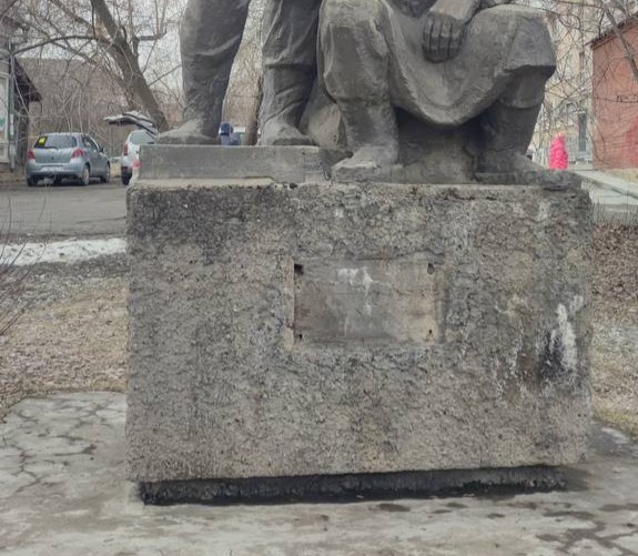 В Реже на девочку упала сорокакилограммовая плита с памятника