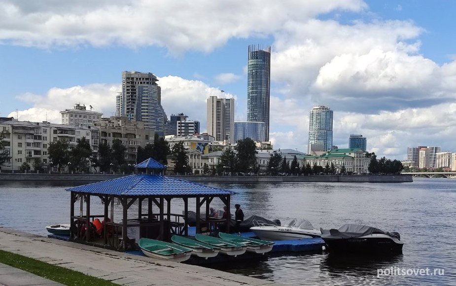 Владельцев прогулочных катеров на Городском пруду Екатеринбурга оштрафовали на 85 тысяч 