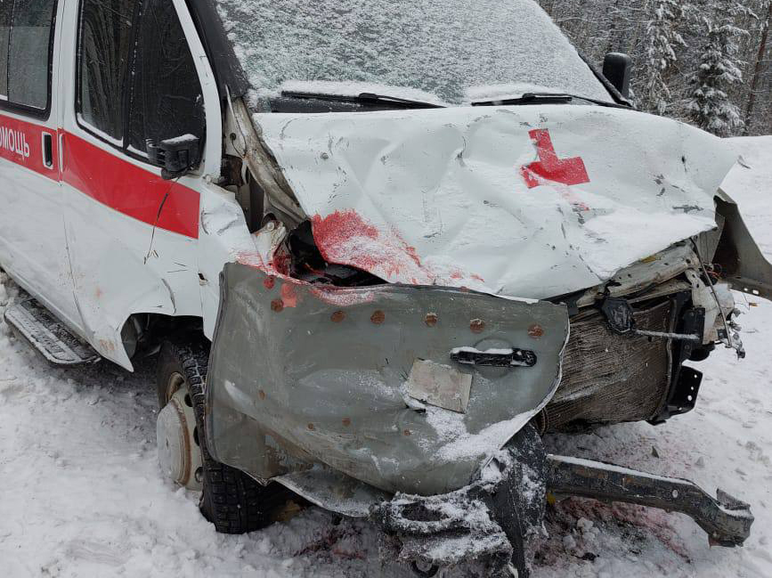 На Серовском тракте два человека погибли в ДТП со «скорой помощью»