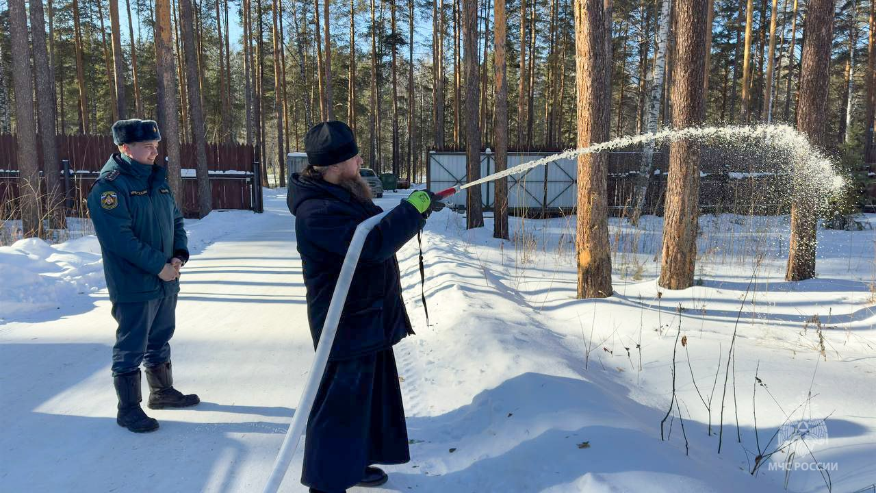 В Свердловской области к тушению лесных пожаров привлекут монахов