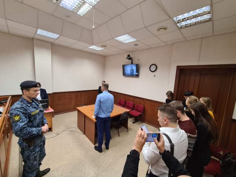 Областной суд оставил Олега Чемезова под стражей