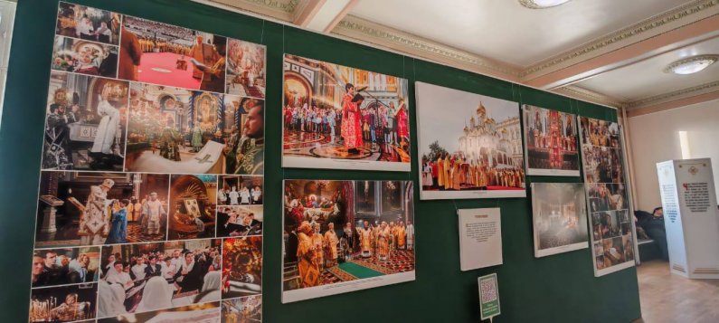 В вузах Екатеринбурга покажут выставку про патриарха Кирилла