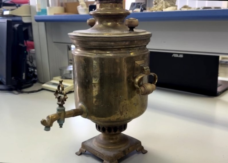 В екатеринбургском аэропорту задержали пассажира с самоваром