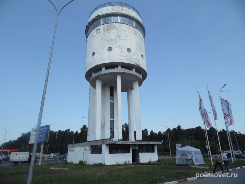 Из «Белой башни» выселят архитекторов, пытавшихся спасти ее